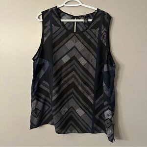 ⭐️ Anne Carson Black and White Chevron Blouse